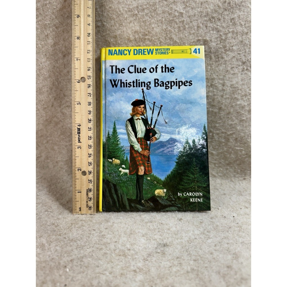 Nancy Drew Ser.: Nancy Drew 14: the Whispering Statue by‎ Carolyn Keene